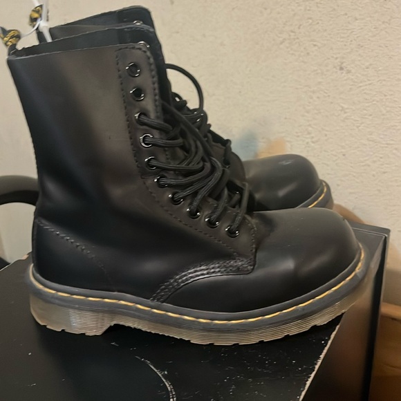 Boots - Picture 1 of 7
